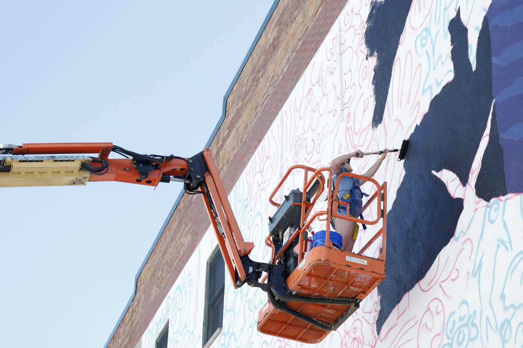 060624-qc-nws-rockislandmural 5.jpg